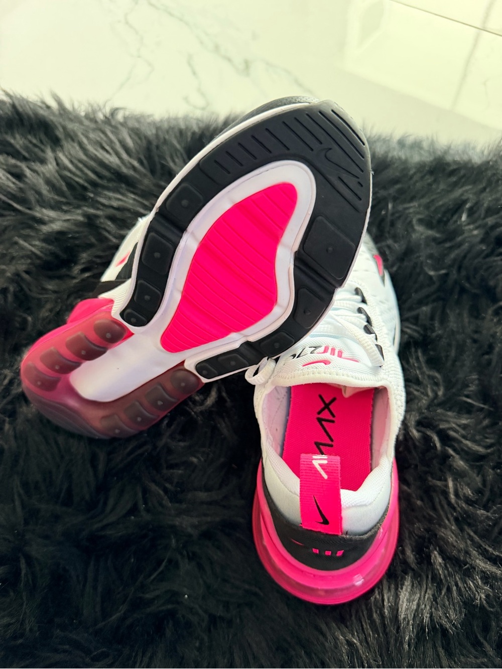 Nike Air Max 270 - Picture 9 of 11